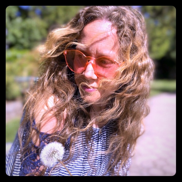 Meet your Posher, Kimberly - Picture 1 of 2